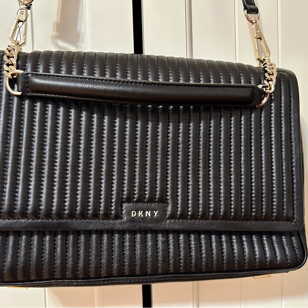 Band new without tags DKNY handbag